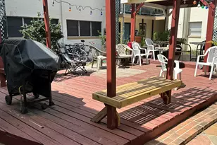 301 Avondale St, Houston, TX 77006 - Photo 9