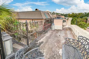 526 Bolton Pl, Houston, TX 77024 - Photo 45