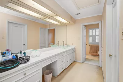 526 Bolton Place, Houston, TX 77024 - Photo 39