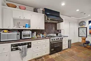 526 Bolton Pl, Houston, TX 77024 - Photo 17