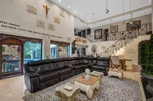 526 Bolton Pl, Houston, TX 77024 - Photo 9