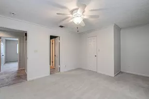 2 Hickory Shadows Dr, Houston, TX 77055 - Photo 45