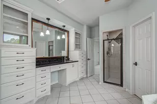 2 Hickory Shadows Dr, Houston, TX 77055 - Photo 35