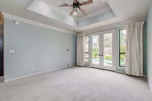 2 Hickory Shadows Dr, Houston, TX 77055 - Photo 31