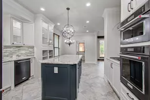 2 Hickory Shadows Dr, Houston, TX 77055 - Photo 25