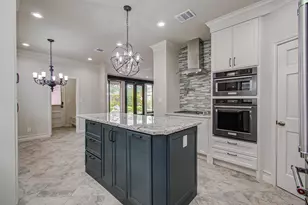 2 Hickory Shadows Dr, Houston, TX 77055 - Photo 27