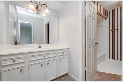 2 Hickory Shadows Drive, Houston, TX 77055 - Photo 41