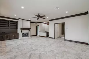 2 Hickory Shadows Dr, Houston, TX 77055 - Photo 15