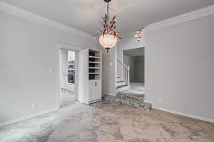 2 Hickory Shadows Dr, Houston, TX 77055 - Photo 11
