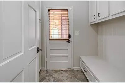 2 Hickory Shadows Drive, Houston, TX 77055 - Photo 29
