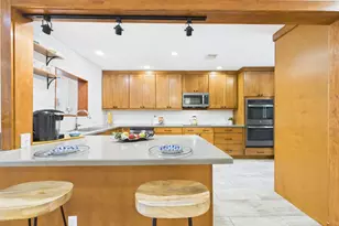 2432 Chimney Rock Rd, Houston, TX 77056 - Photo 7