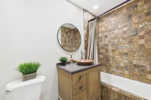 2432 Chimney Rock Rd, Houston, TX 77056 - Photo 25