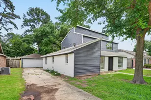 24106 Spring Mill Ln, Spring, TX 77373 - Photo 3
