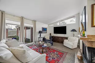 10226 Ivyridge Rd, Houston, TX 77043 - Photo 29