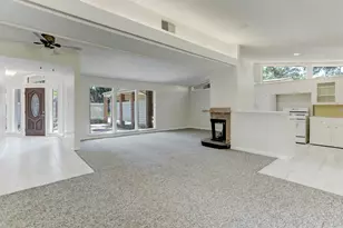 10226 Ivyridge Rd, Houston, TX 77043 - Photo 7