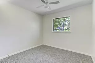 10226 Ivyridge Rd, Houston, TX 77043 - Photo 17