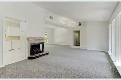 10226 Ivyridge Road, Houston, TX 77043 - Photo 9