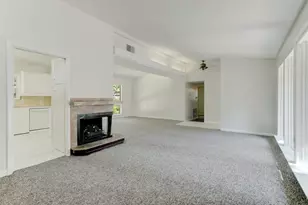 10226 Ivyridge Rd, Houston, TX 77043 - Photo 9