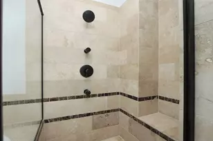 1330 W 25th St, Houston, TX 77008 - Photo 25