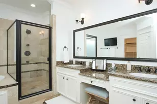 1330 W 25th St, Houston, TX 77008 - Photo 23