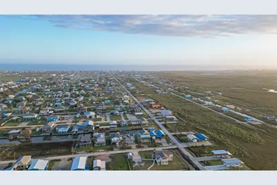 1109 Gator Point, Crystal Beach, TX 77650 - Photo 5