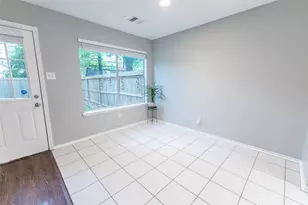 19 Timberstar St, The Woodlands, TX 77382 - Photo 9