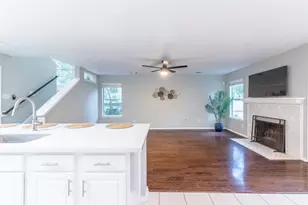 19 Timberstar St, The Woodlands, TX 77382 - Photo 7