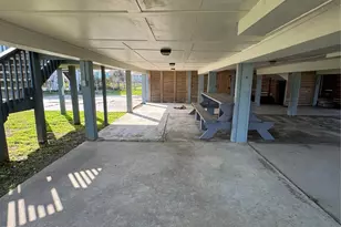 989 Alberdie Dr, Crystal Beach, TX 77650 - Photo 11