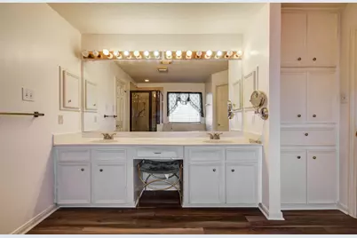 211 Squires Bend, Stafford, TX 77477 - Photo 19