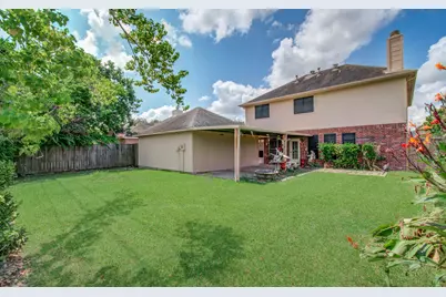 211 Squires Bend, Stafford, TX 77477 - Photo 25