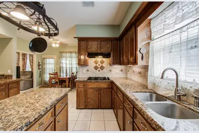 211 Squires Bend, Stafford, TX 77477 - Photo 7