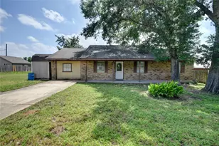 921 E 3rd St, Bellville, TX 77418 - Photo 1