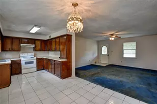 921 E 3rd St, Bellville, TX 77418 - Photo 7