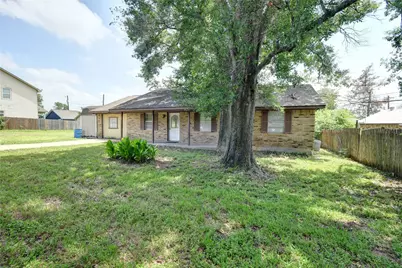 921 E 3rd Street, Bellville, TX 77418 - Photo 3