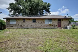 921 E 3rd St, Bellville, TX 77418 - Photo 5