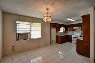 921 E 3rd St, Bellville, TX 77418 - Photo 9
