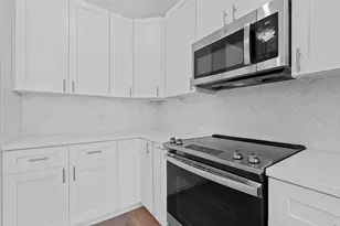 1900 Barton Springs Rd, Austin, TX 78704 - Photo 5