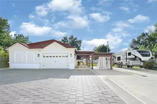 509 Joan Of Arc Dr, Hempstead, TX 77445 - Photo 1