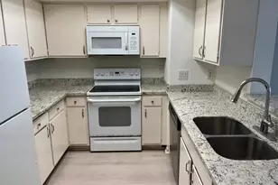2816 S Bartell Dr, Houston, TX 77054 - Photo 3