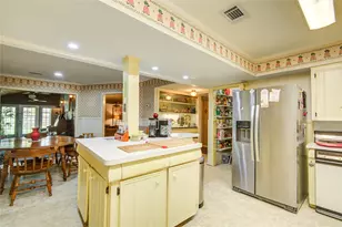 1414 W 9th St, Freeport, TX 77541 - Photo 19