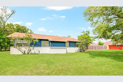 1414 W 9th Street, Freeport, TX 77541 - Photo 3