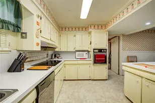 1414 W 9th St, Freeport, TX 77541 - Photo 17