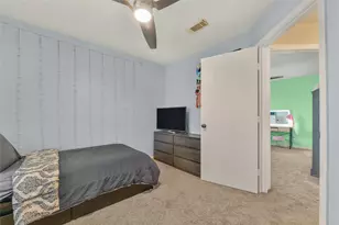 9310 Windy Spring Ln, Houston, TX 77089 - Photo 23