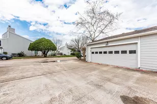 21 Hideaway Dr, Friendswood, TX 77546 - Photo 7