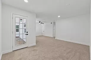 8011 Richmond Ave, Houston, TX 77063 - Photo 13