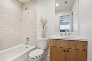 40 River Hollow Ln, Houston, TX 77027 - Photo 37