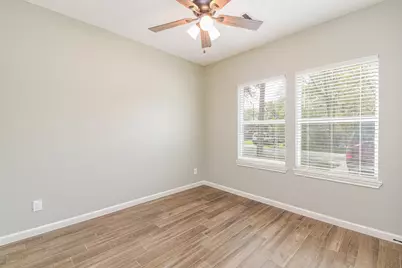 3701 Chanterway St, Bacliff, TX 77518 - Photo 9