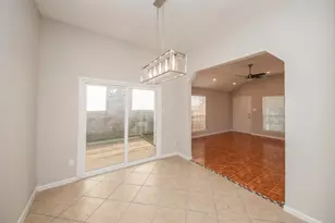 121 Coffee Ln, Lake Jackson, TX 77566 - Photo 9