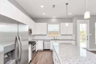 2717 Ruhman Fields Drive, Houston, TX 77008 - Photo 7