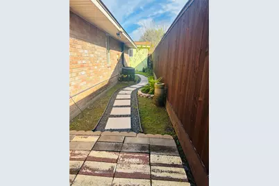 10518 Pleasanton Drive, Houston, TX 77038 - Photo 31